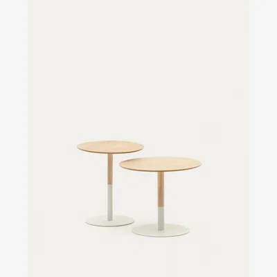 Kave Home Watse set of 2 side tables in oak wood veneer and matte white metal, Ø 40 cm/Ø 48 cm
