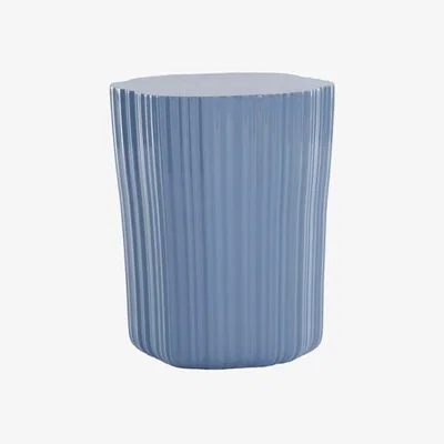 Made in Design Corteza End table plastic material blue / 36 x 38 x H 48 cm - Kartell