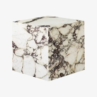 Made in Design Plinth Cubic End table stone beige / Marble - 40 x 40 x H 40 cm - Audo Copenhagen