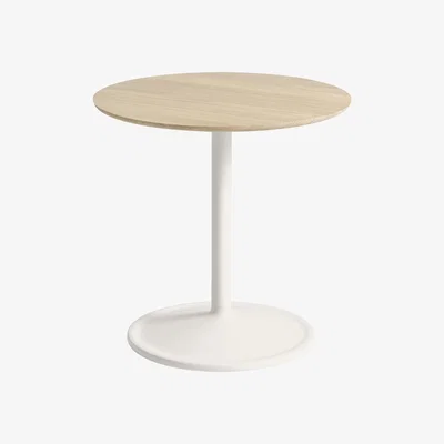 Made in Design Soft End table - / Ø 48 x H 48 cm - Solid oak by Muuto Natural wood