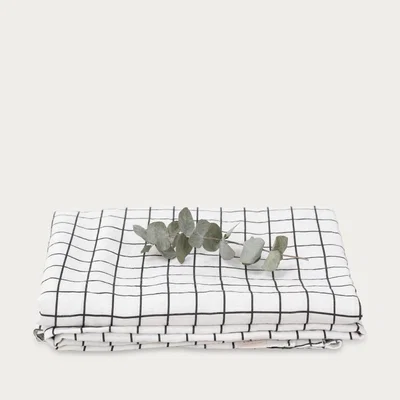 Bombinate.com Grid Linen Bed Sheet
