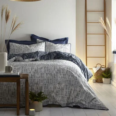 Downtown Appletree Matches Ink Blue Duvet Set
