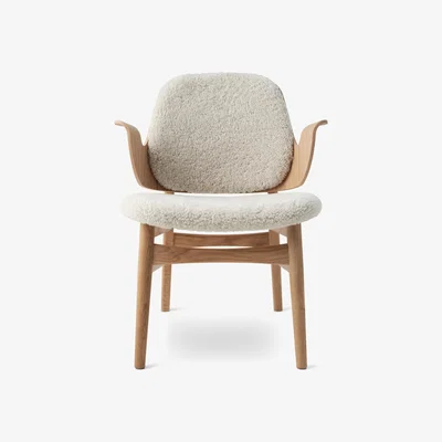 Nordic Nest Warm Nordic Gesture lounge chair Sheepskin moonlight white oiled oak structure