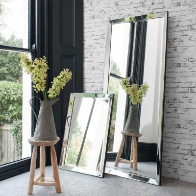 Knees Luna Leaner Mirror