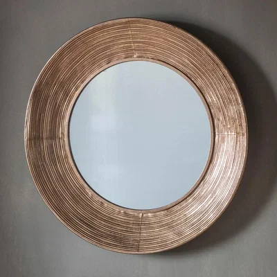 Knees Knowle Medium Round Wall Mirror - Gold